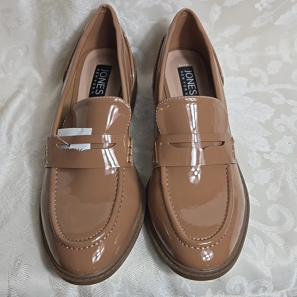 Jones New York Light  Brown Patent Leather Quiet Luxurt Loafers NWT